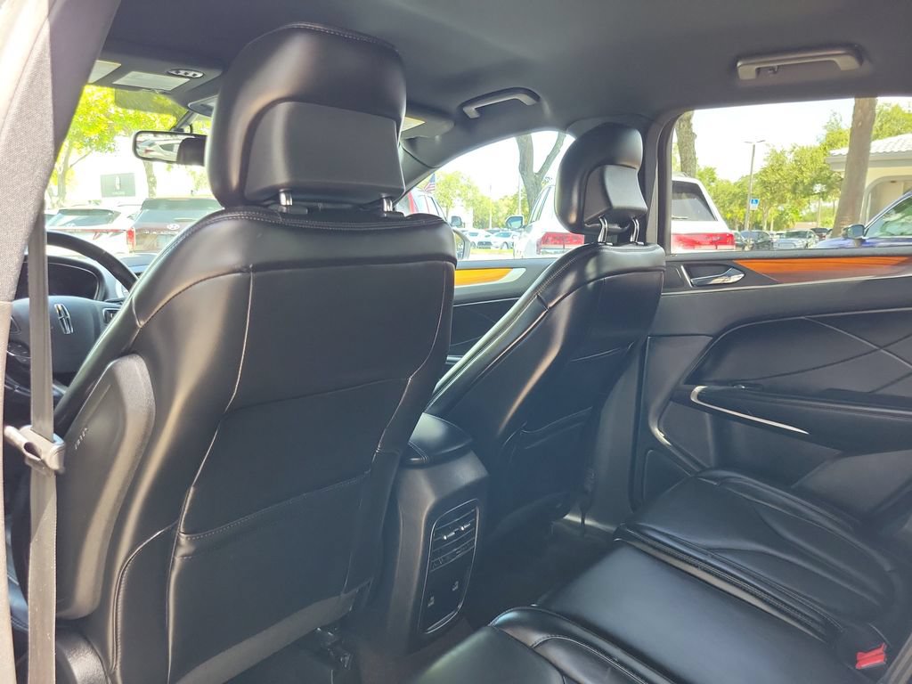 Used 2019 Lincoln MKC Select w/ Select Plus Package FWD image 9