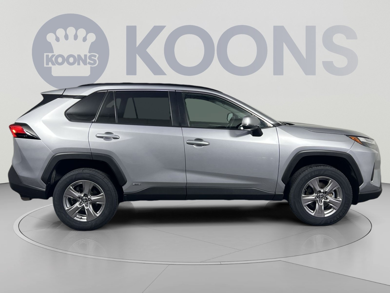 Used 2025 Toyota RAV4 XLE AWD/4WD image 8