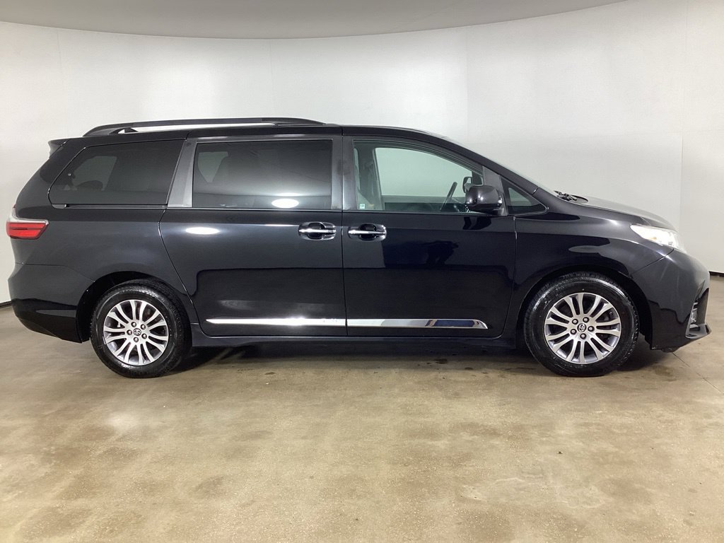 Used 2020 Toyota Sienna XLE FWD image 4