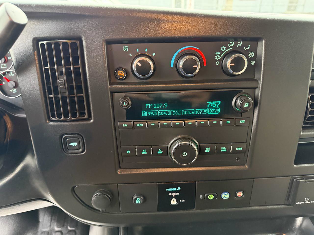 Used 2023 GMC Savana 3500 Extended w/ Driver Convenience Package image 19