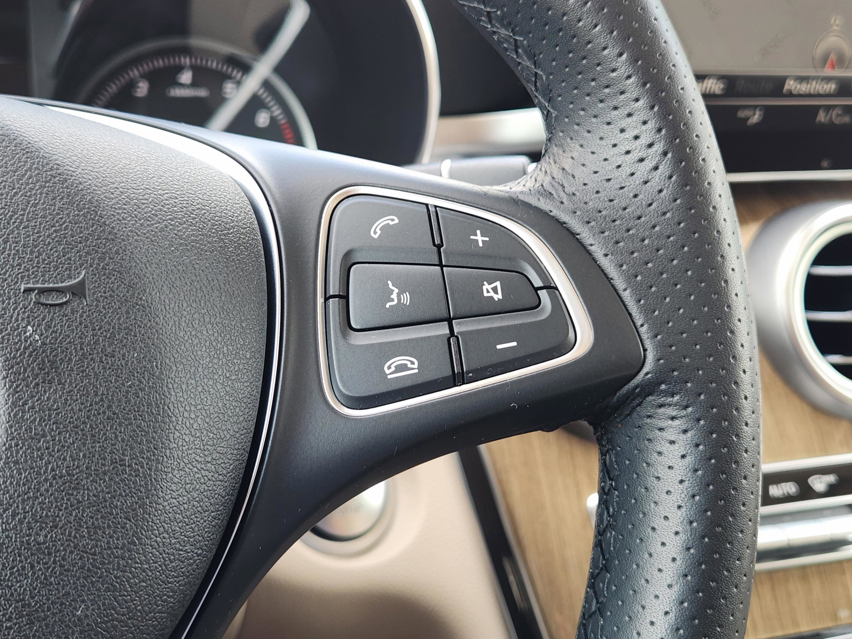Used 2018 Mercedes-Benz GLC 300 4MATIC image 21