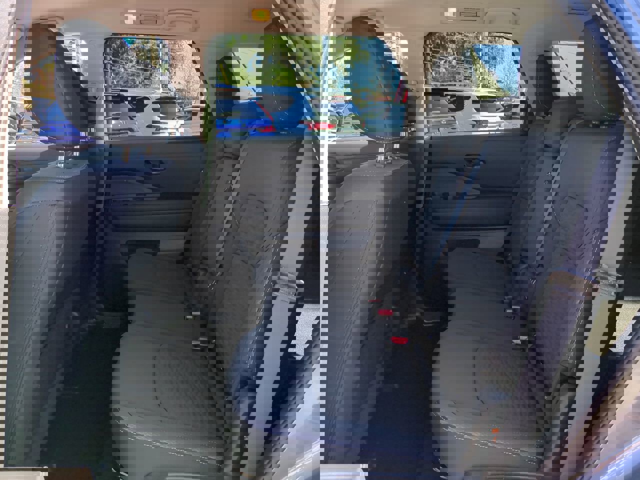 Used 2025 Nissan Pathfinder SV image 14