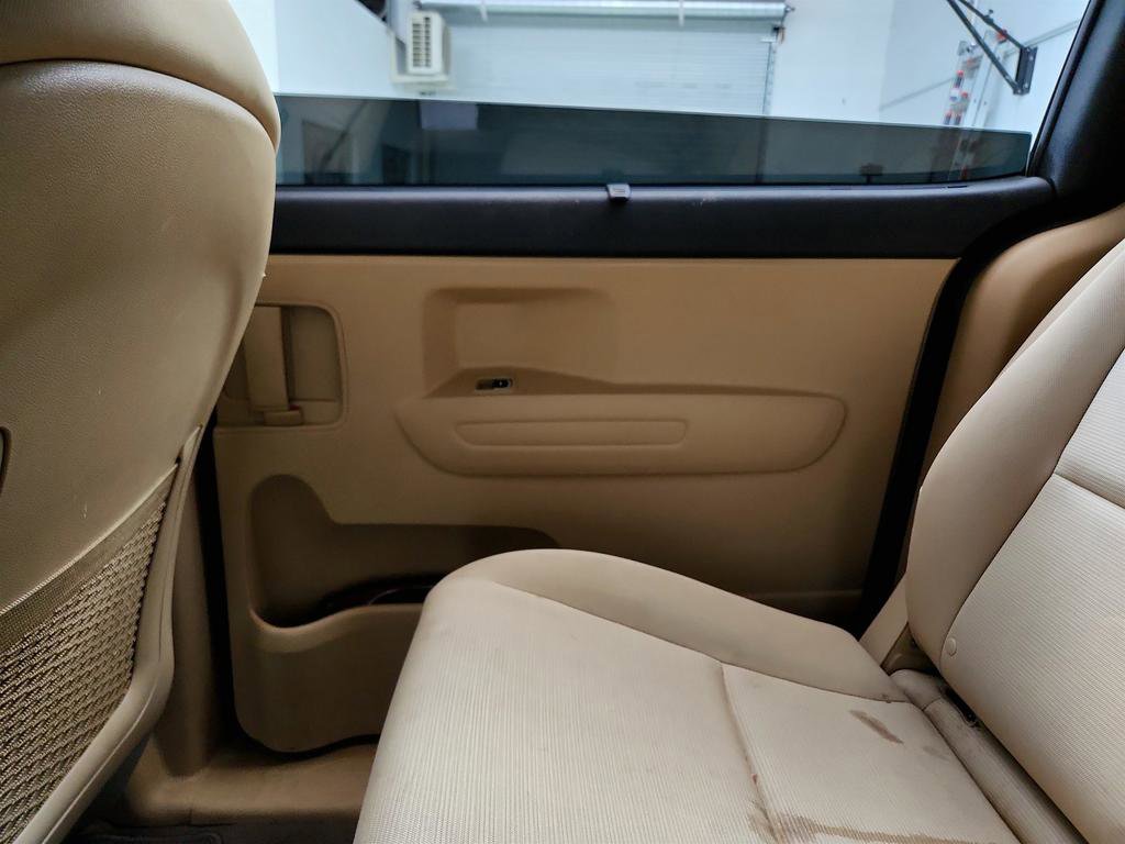 Used 2015 Kia Sedona LX w/ LX Convenience Package FWD image 21