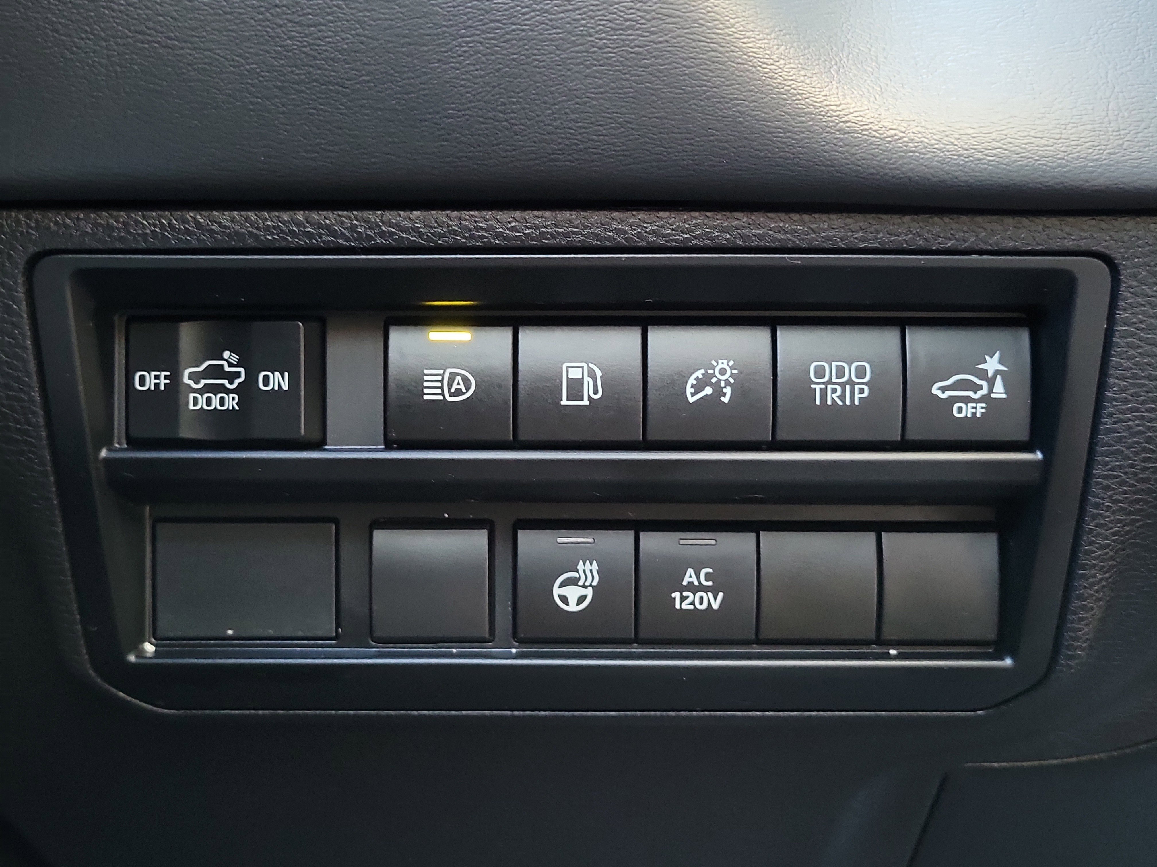 Used 2024 Toyota Tundra Platinum AWD/4WD image 27
