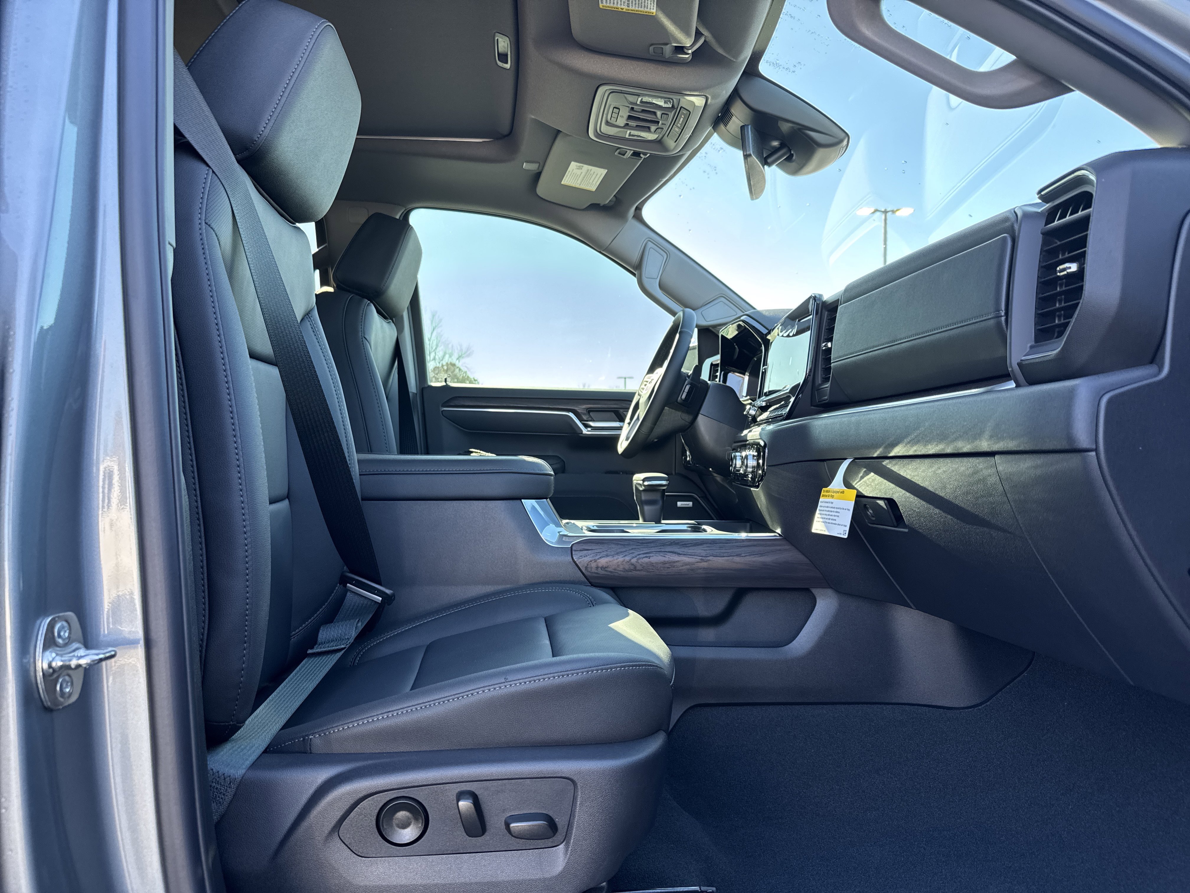 New 2026 GMC Sierra 1500 SLT w/ SLT Premium Plus Package image 31