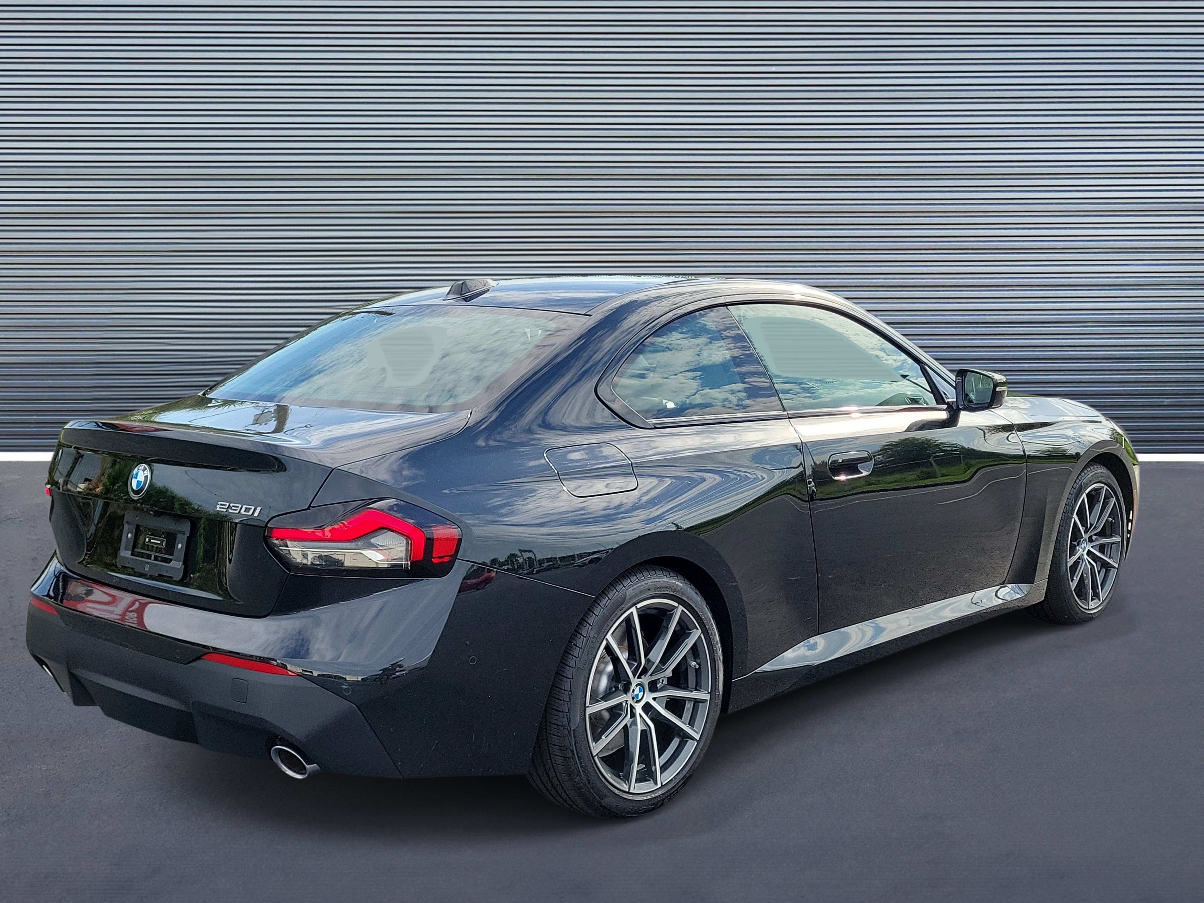 Used 2025 BMW 230i Coupe RWD image 3