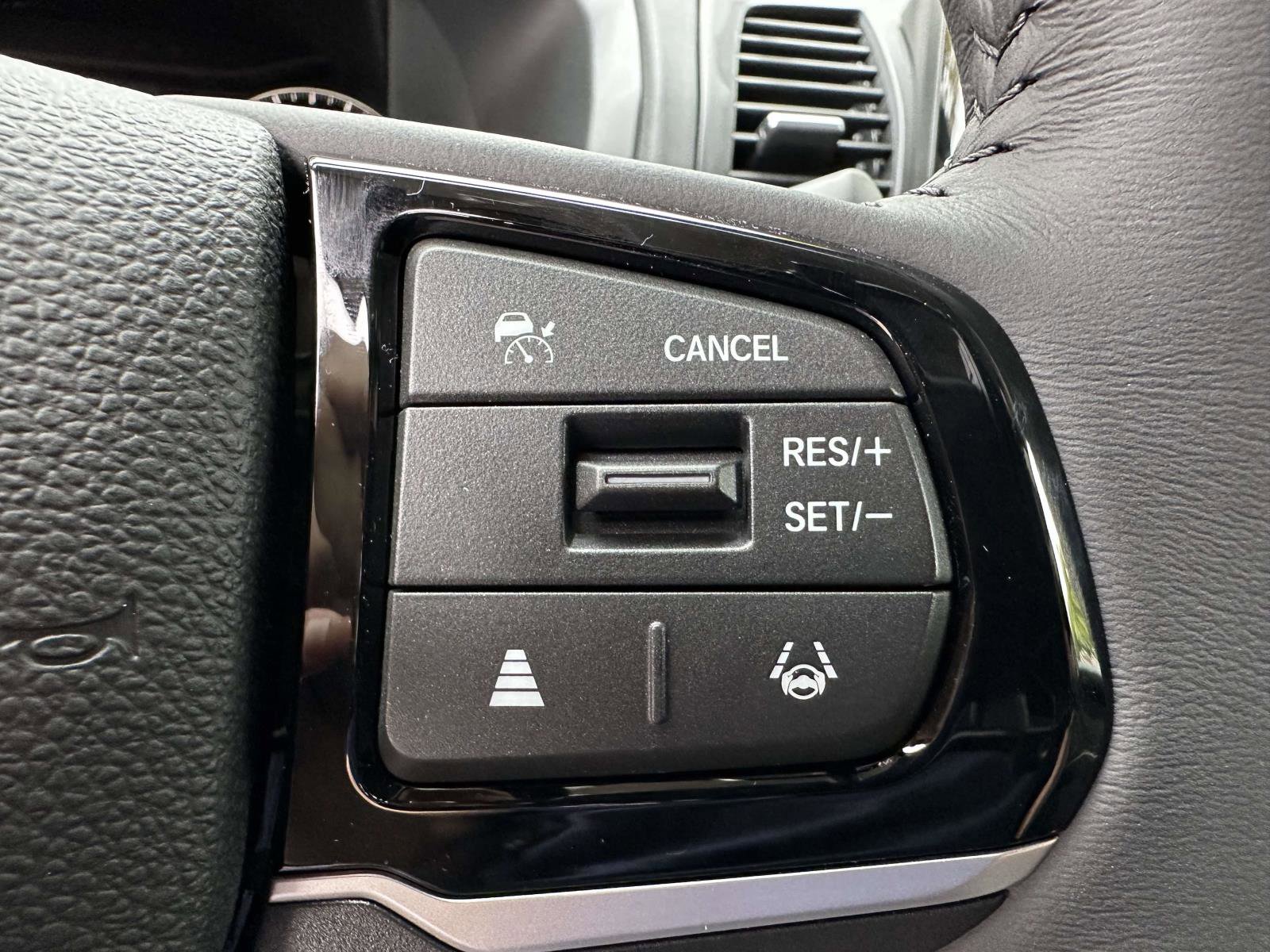 New 2026 Honda Odyssey Touring image 11