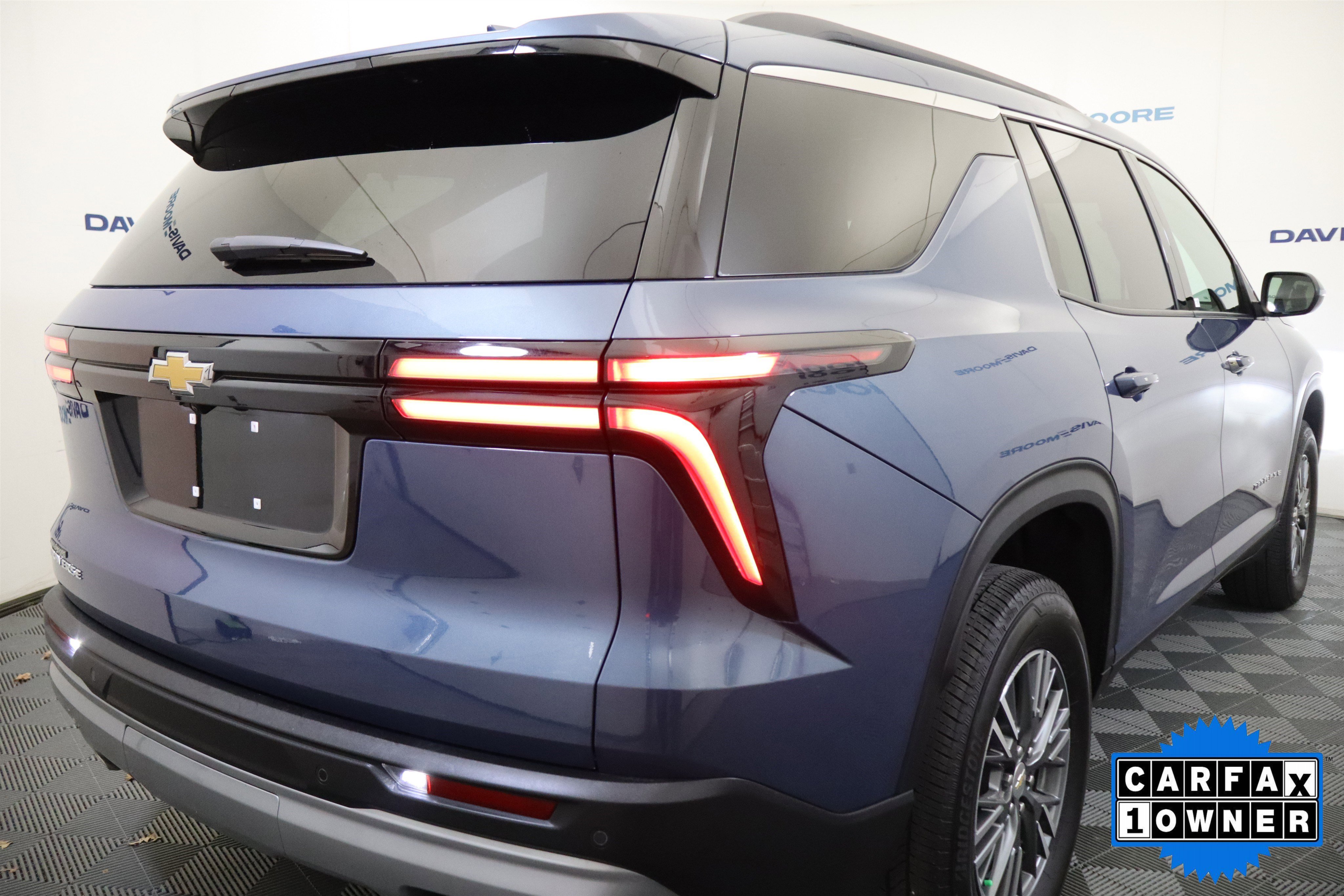 Used 2025 Chevrolet Traverse LT image 5