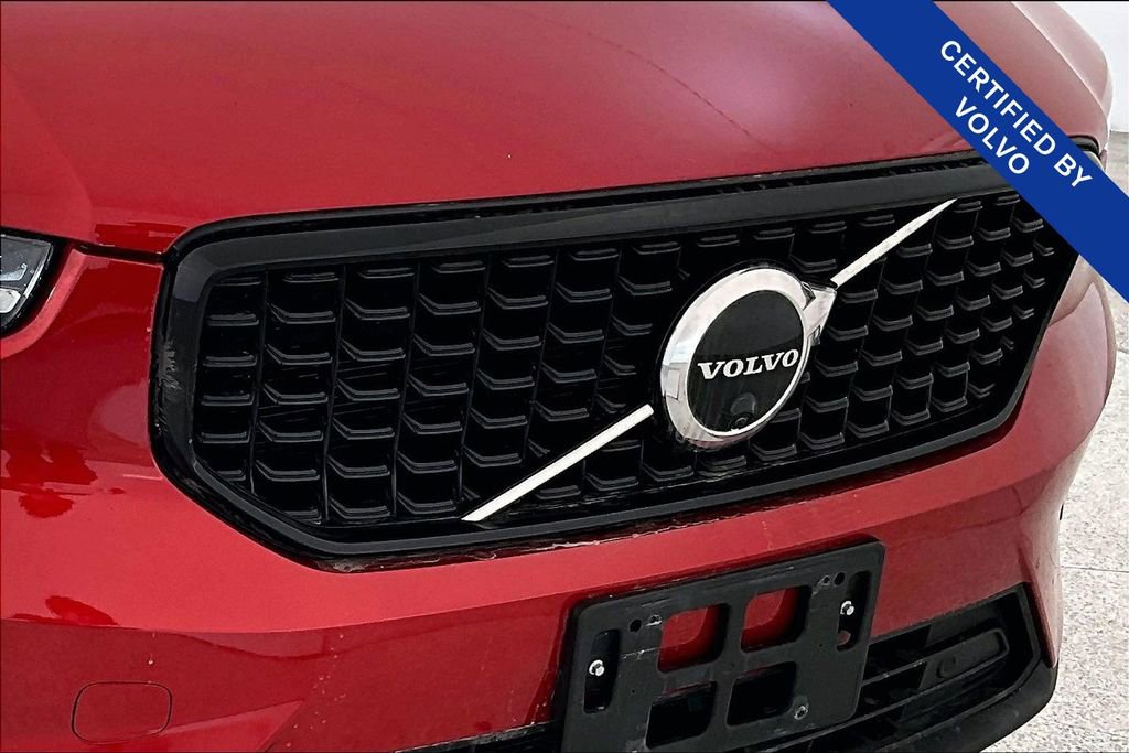 Certified 2023 Volvo XC40 B5 Ultimate w/ Protection Package Premier image 38