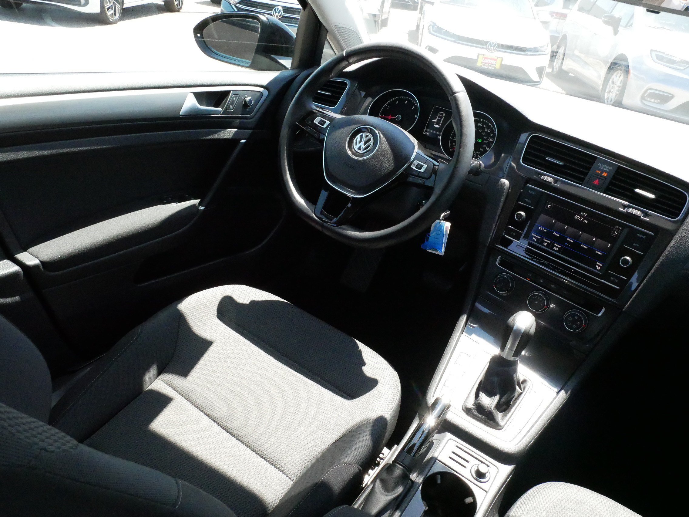 Used 2019 Volkswagen Golf S FWD image 9