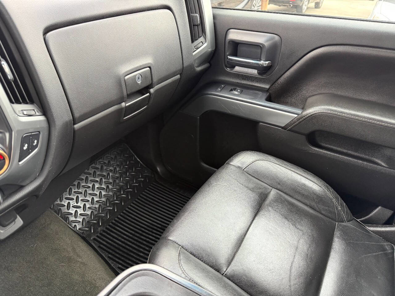 Used 2015 Chevrolet Silverado 1500 LT AWD/4WD image 17