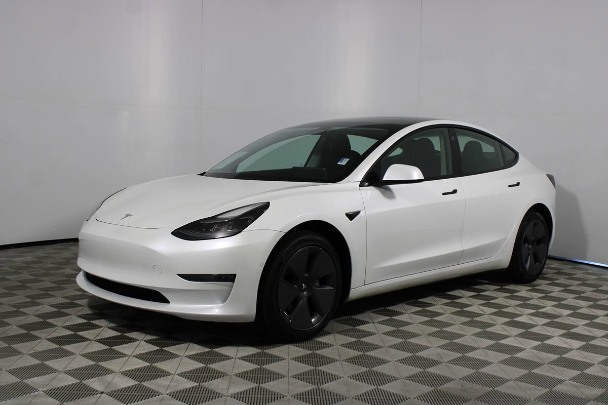 Used 2022 Tesla Model 3 Long Range AWD/4WD image 3