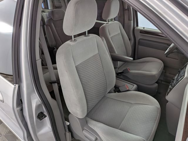 Used 2007 Ford Freestar SEL image 32