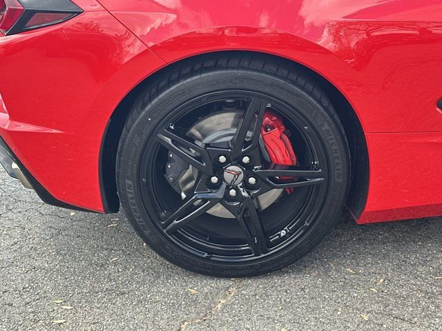 Used 2024 Chevrolet Corvette Stingray Preferred Cpe w/ Z51 Performance Package RWD image 17