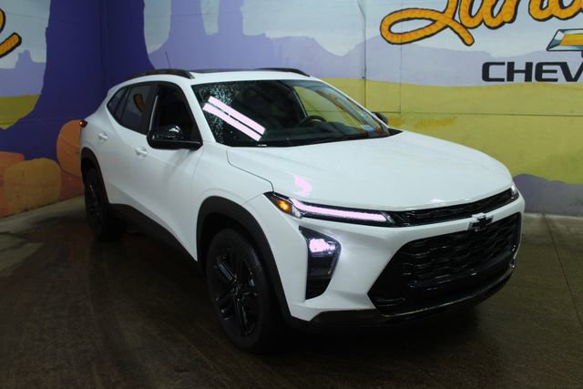 Used 2025 Chevrolet Trax ACTIV w/ Sunroof Package image 4