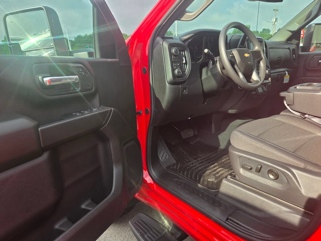 New 2026 Chevrolet Silverado 2500 Custom w/ Custom Value Package AWD/4WD image 6