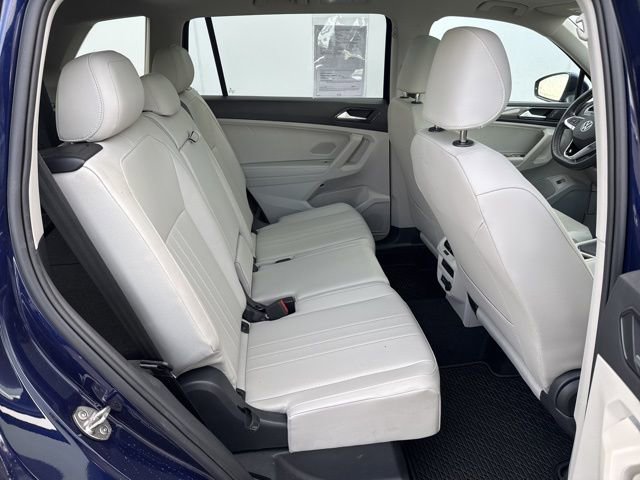 Used 2023 Volkswagen Tiguan SE w/ Panoramic Sunroof Package image 24