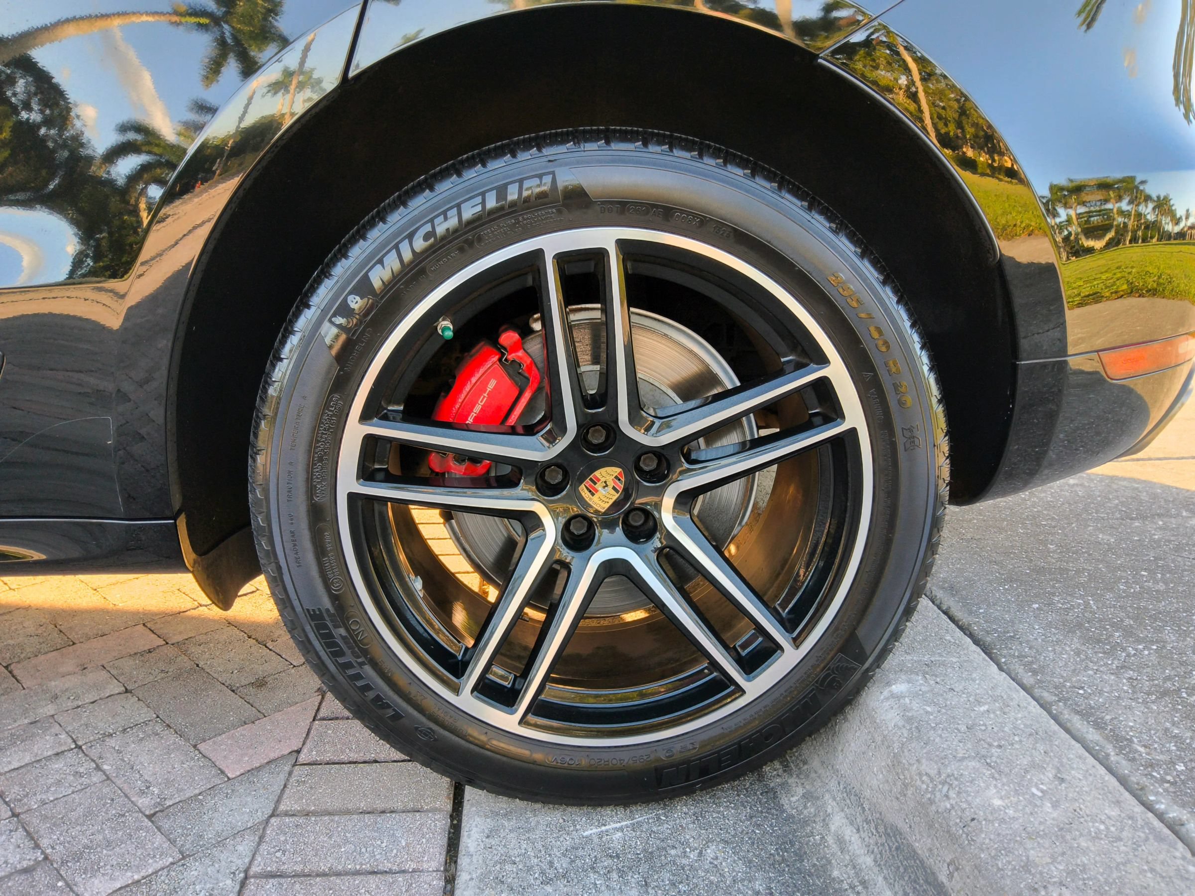 Used 2018 Porsche Macan Turbo AWD/4WD image 42