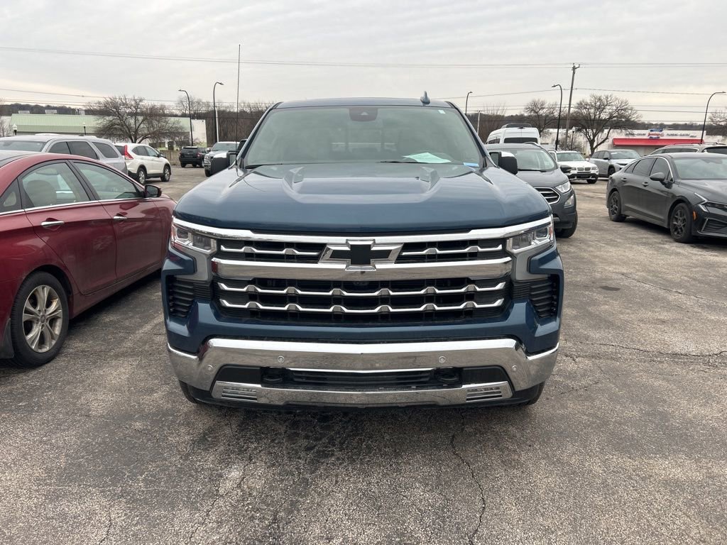 Used 2024 Chevrolet Silverado 1500 LTZ w/ LTZ Premium Package image 2