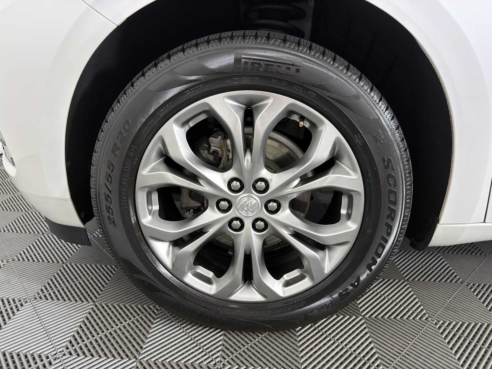 Used 2021 Buick Enclave Avenir w/ Avenir Technology Package FWD image 9