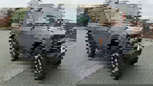 Certified 2022 Ford Bronco Outer Banks w/ Sasquatch Package image 2