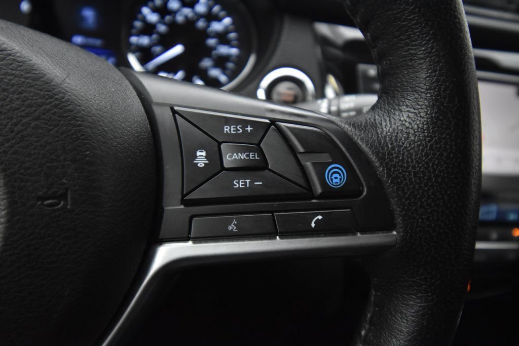 Used 2020 Nissan Rogue SL AWD/4WD image 35