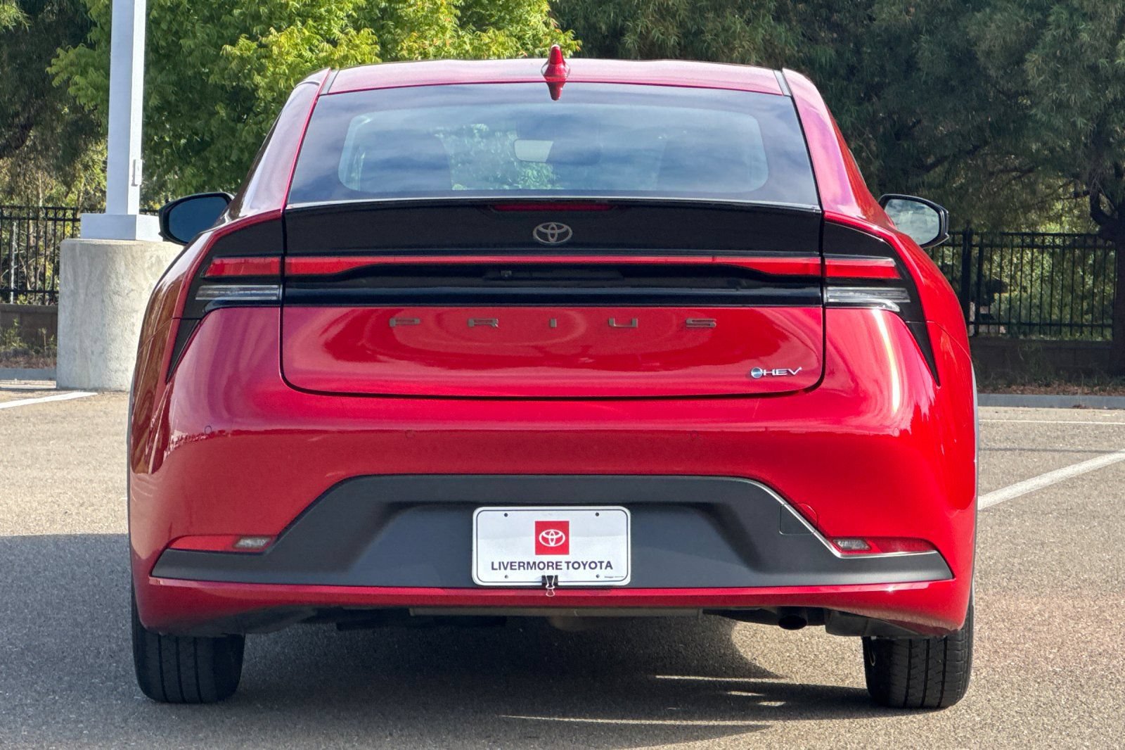 Certified 2025 Toyota Prius LE FWD image 5