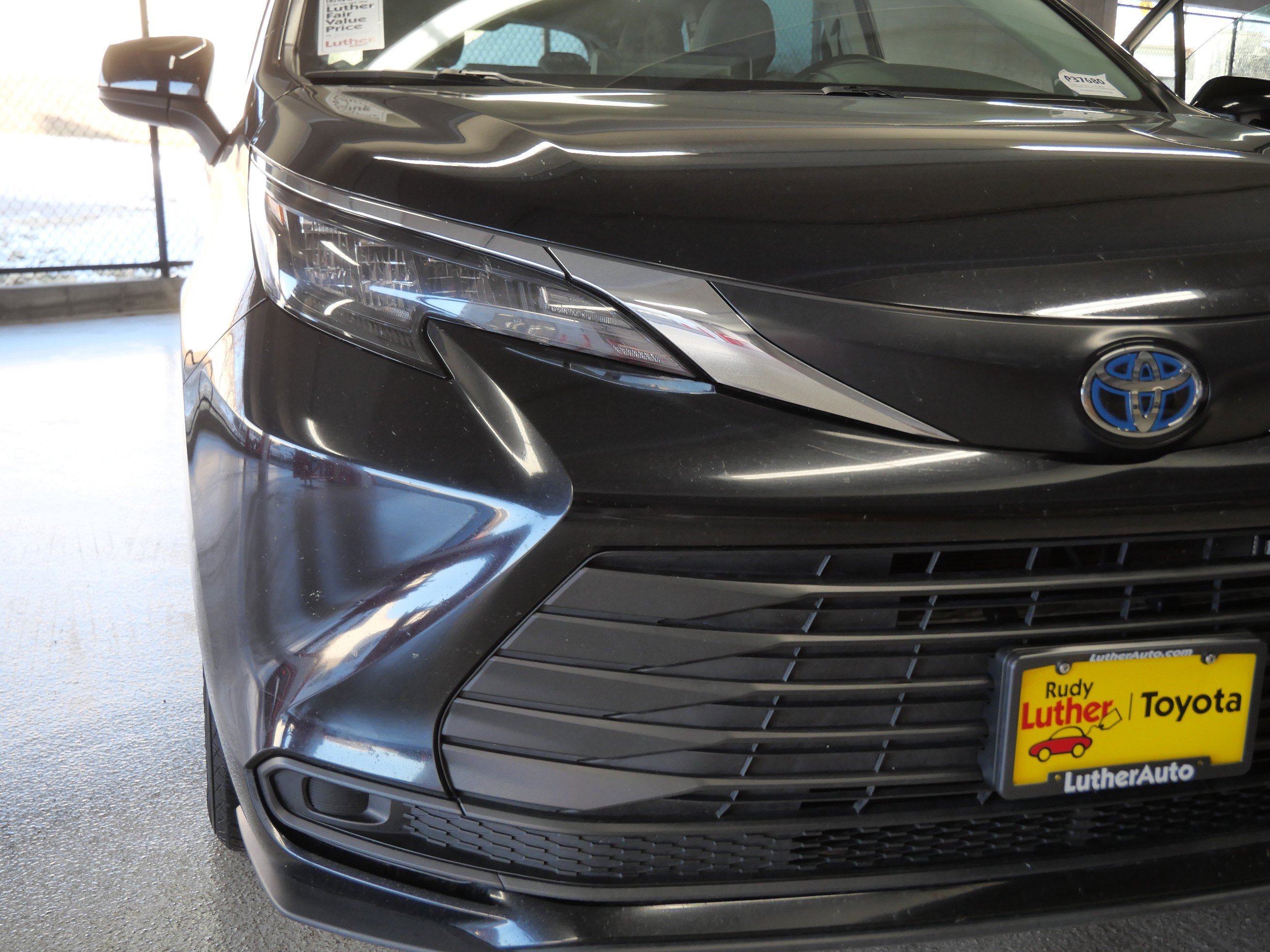 Certified 2024 Toyota Sienna LE image 17