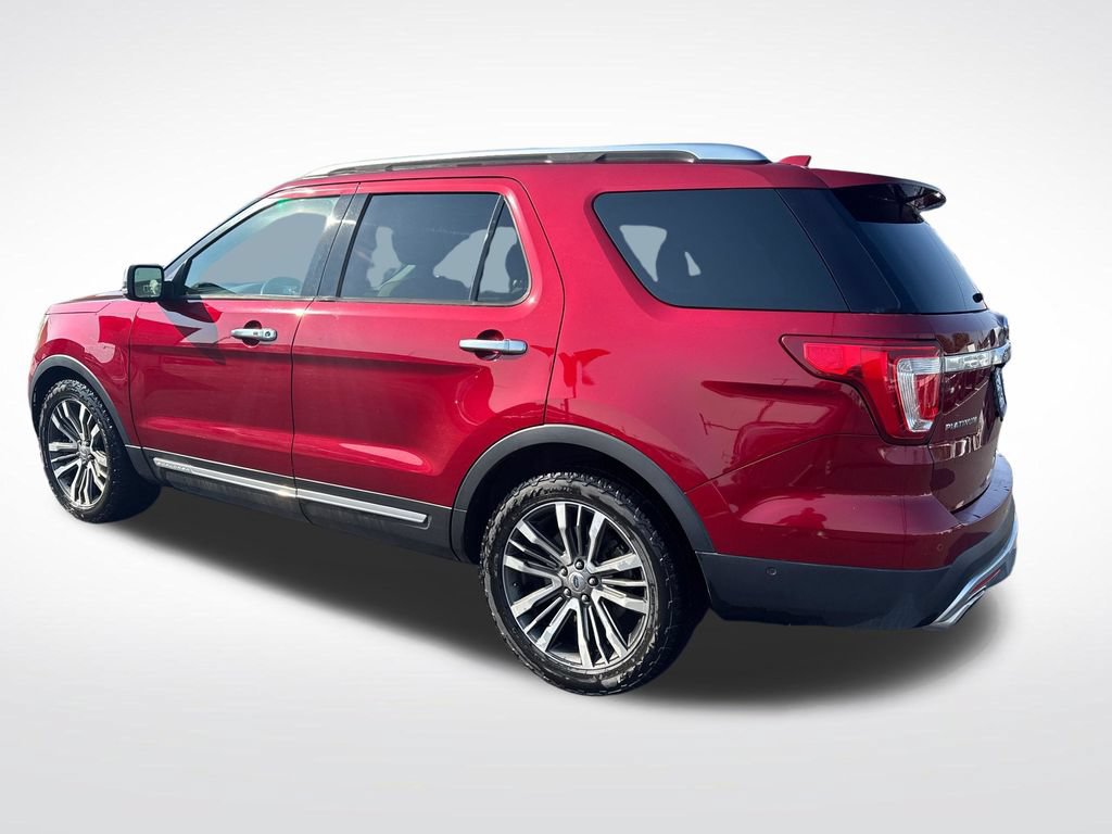 Used 2017 Ford Explorer Platinum AWD/4WD image 3
