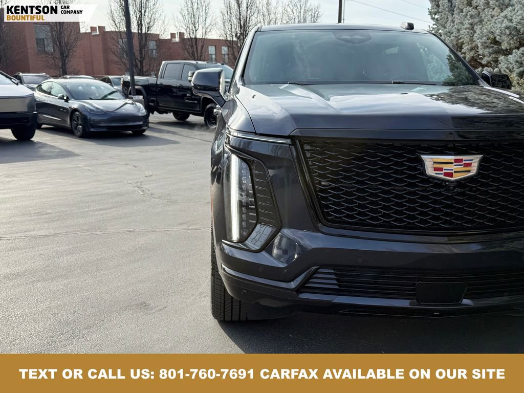 Used 2025 Cadillac Escalade ESV Sport w/ LPO, ONYX Package image 13