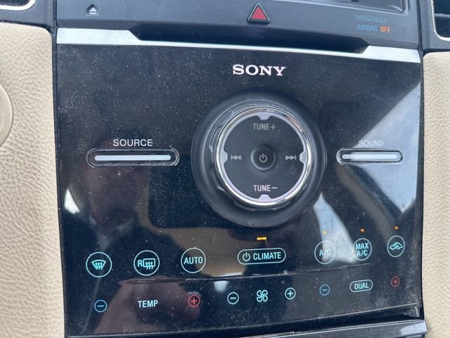 Used 2018 Ford Taurus Limited image 17