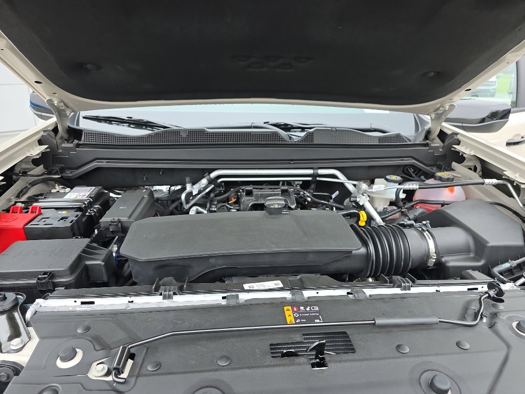 New 2026 Chevrolet Colorado ZR2 w/ ZR2 Bison Edition AWD/4WD image 17