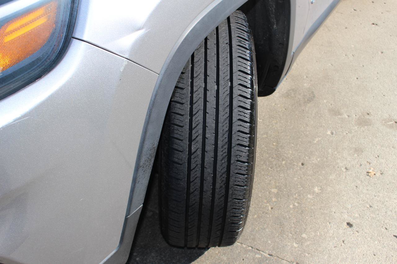 Used 2020 Jeep Cherokee Latitude FWD image 44