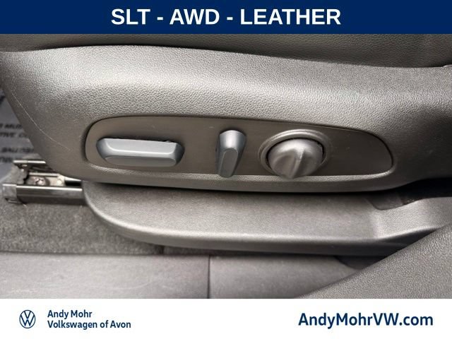 Used 2024 GMC Terrain SLT AWD/4WD image 13