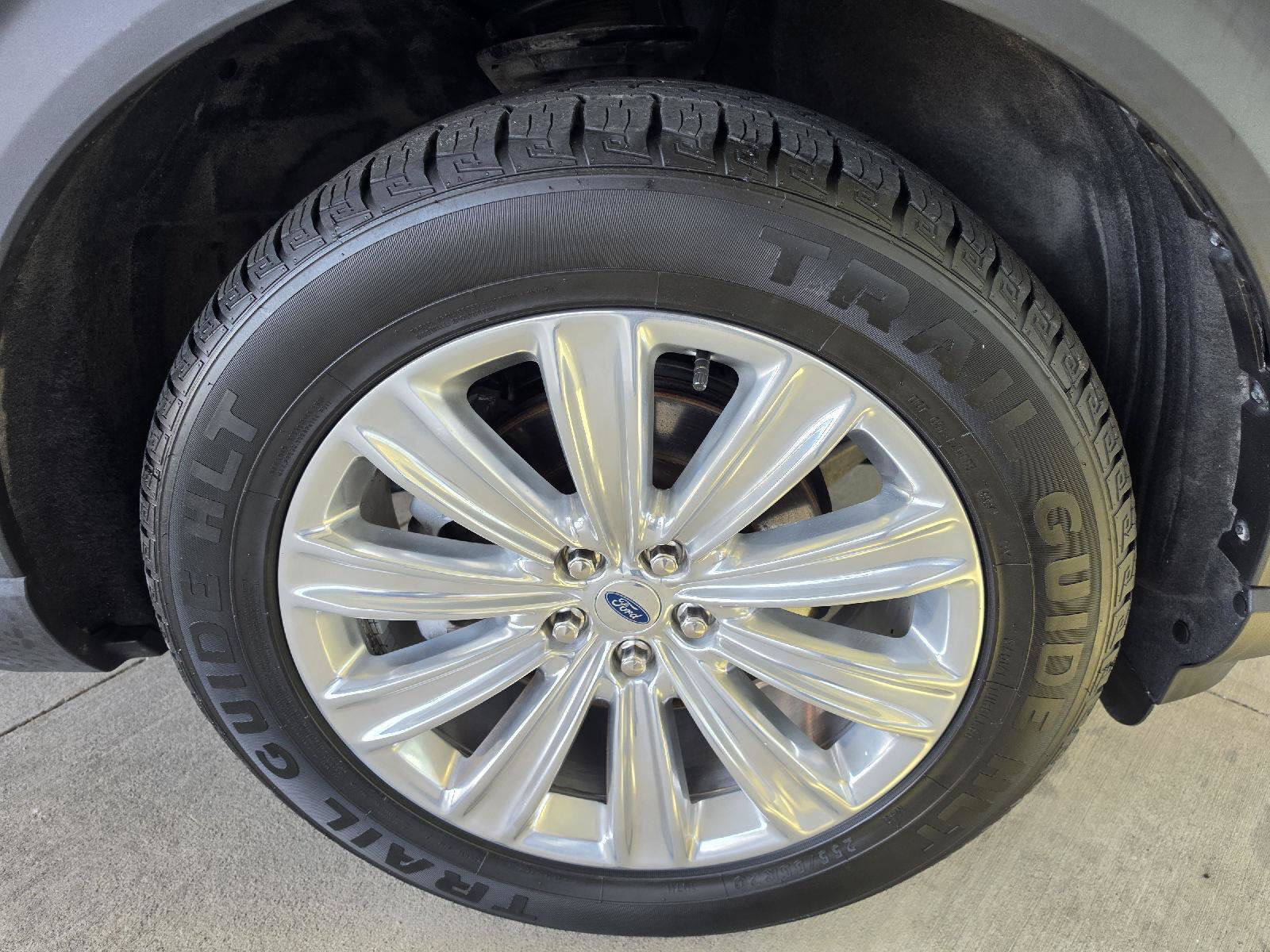 Used 2020 Ford Explorer Limited AWD/4WD image 6