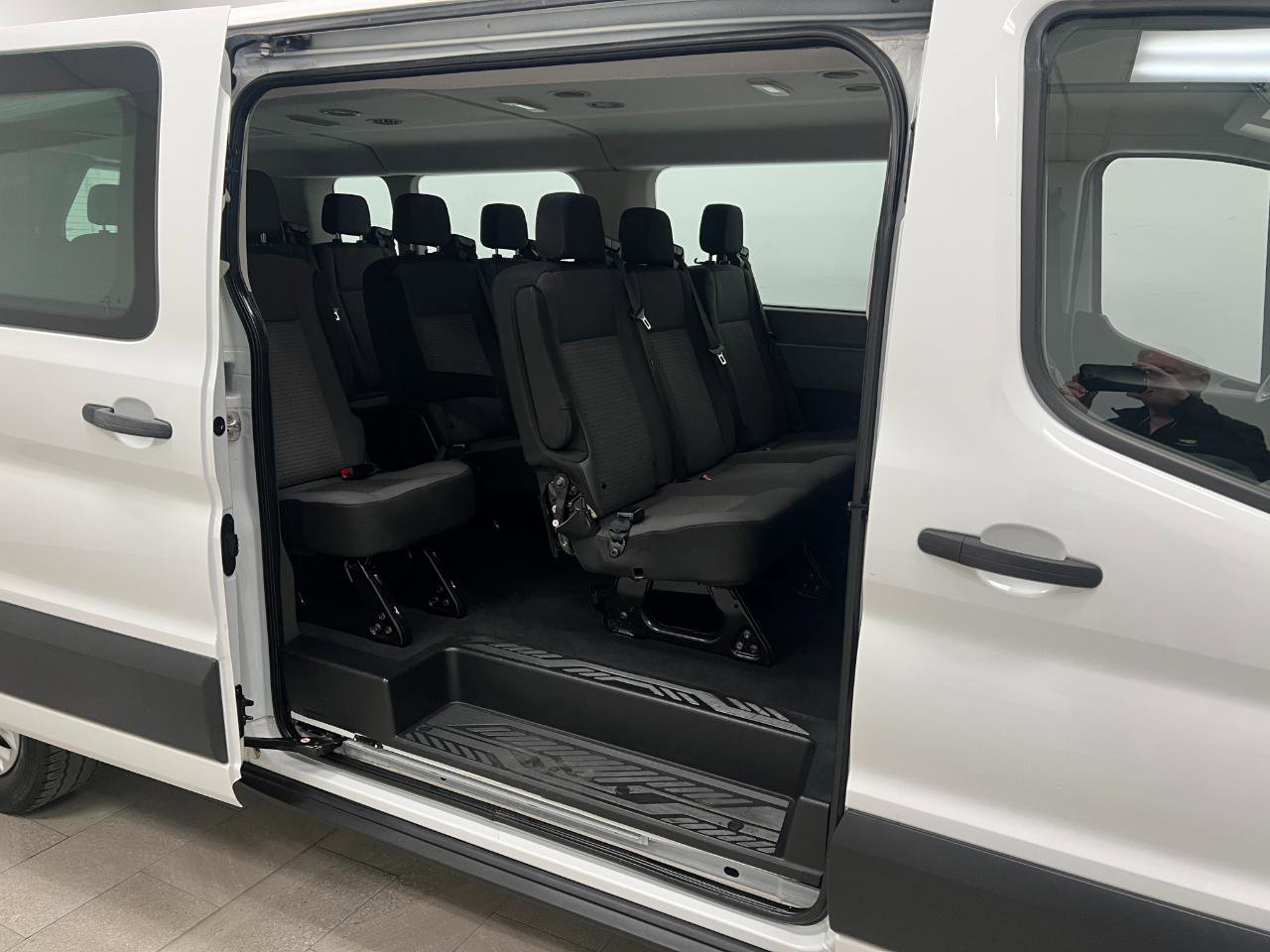Used 2024 Ford Transit 350 XLT RWD image 29