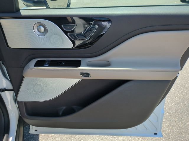 Used 2021 Lincoln Aviator Reserve w/ Equipment Group 202A AWD/4WD image 35
