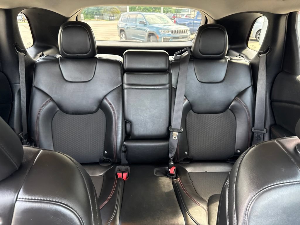 Used 2019 Jeep Cherokee Trailhawk w/ Cold Weather Group AWD/4WD image 46