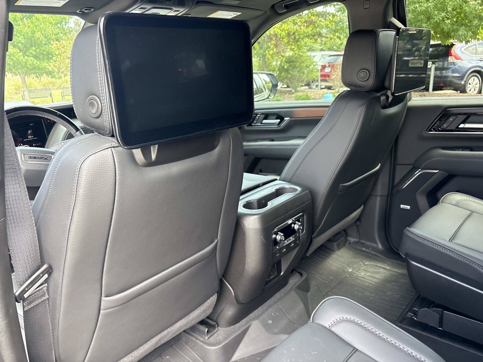 Used 2025 GMC Yukon Denali w/ Denali Reserve Package AWD/4WD image 30