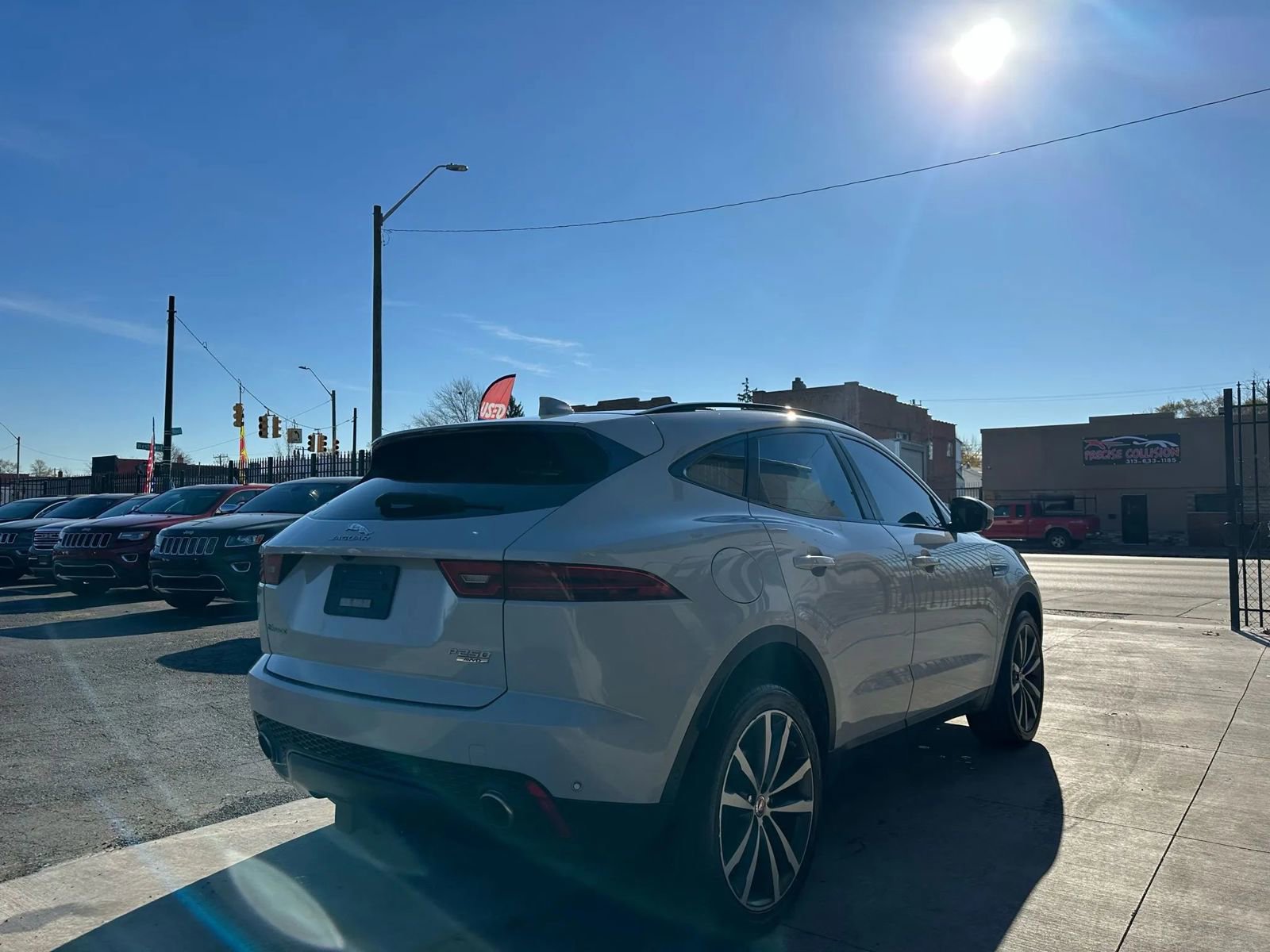 Used 2018 Jaguar E-PACE SE image 4
