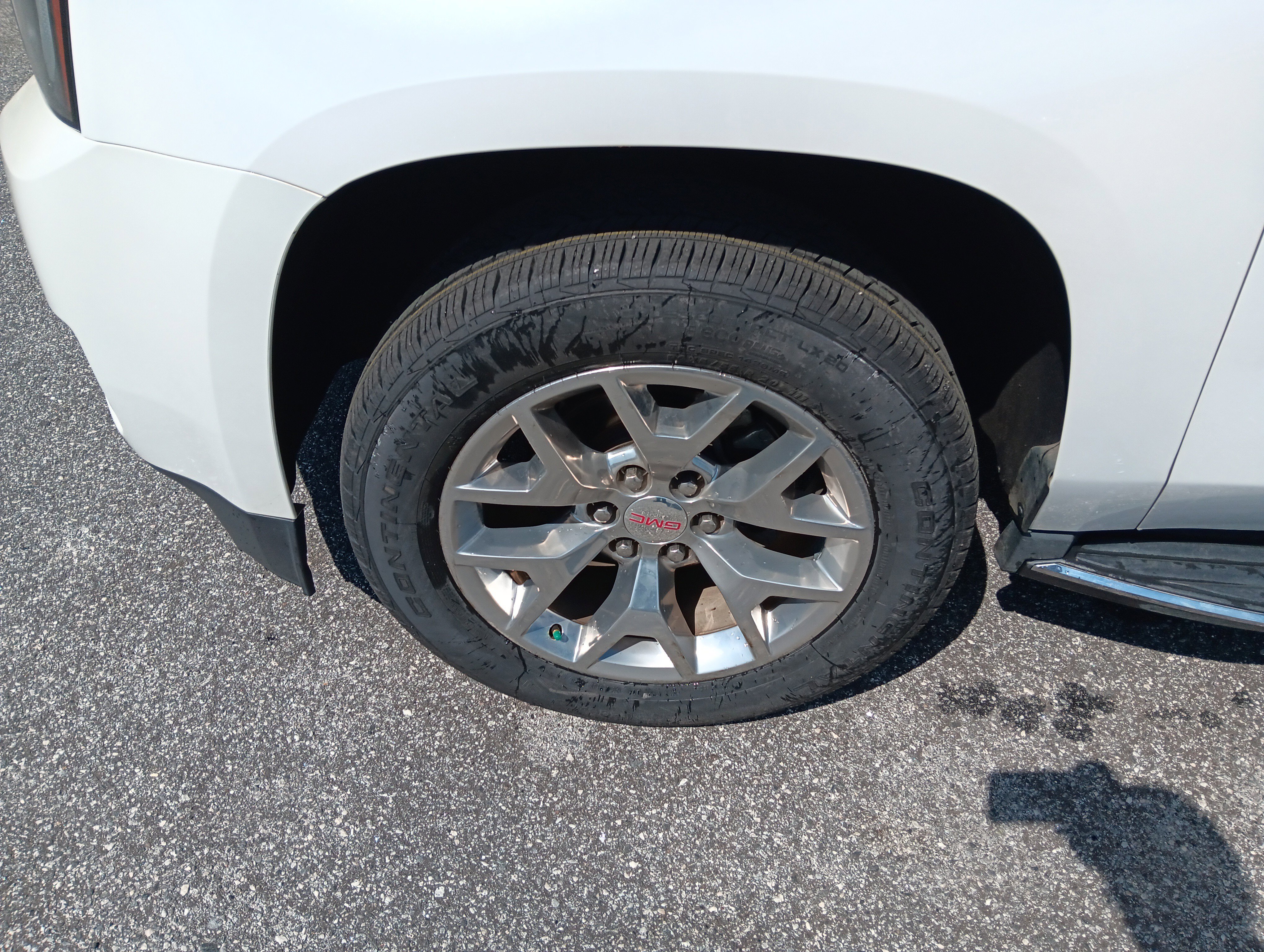 Used 2017 GMC Yukon SLT w/ Open Road Package image 2