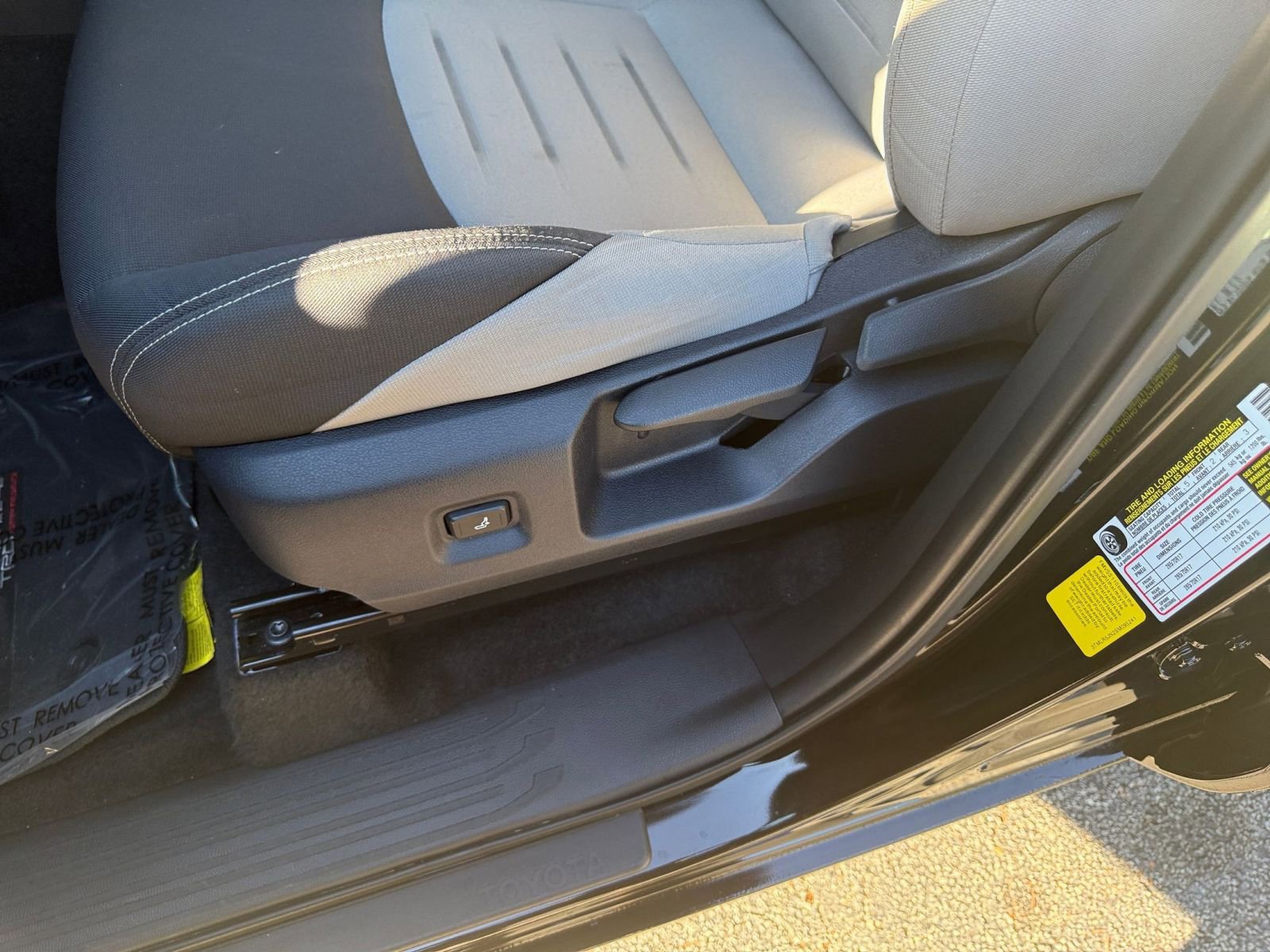 Used 2025 Toyota Tacoma TRD Off-Road image 23