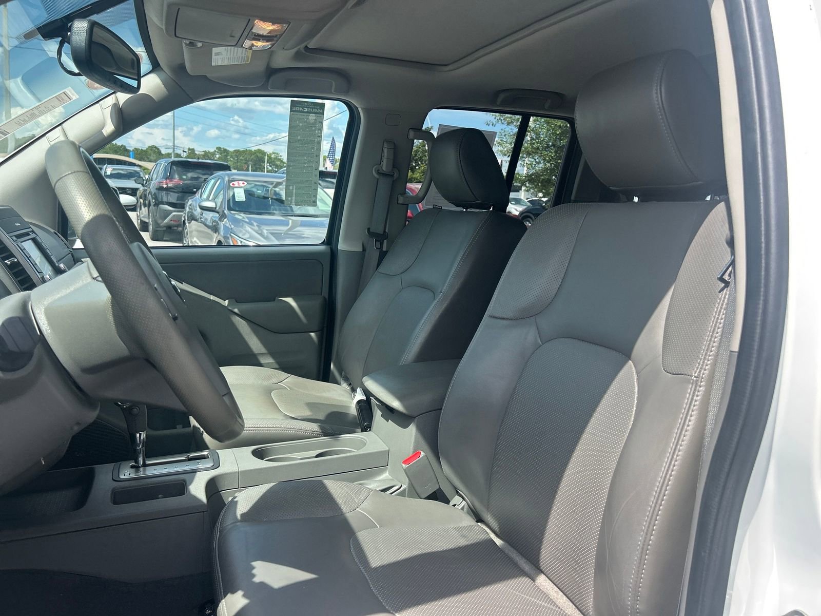 Used 2019 Nissan Frontier SL image 19