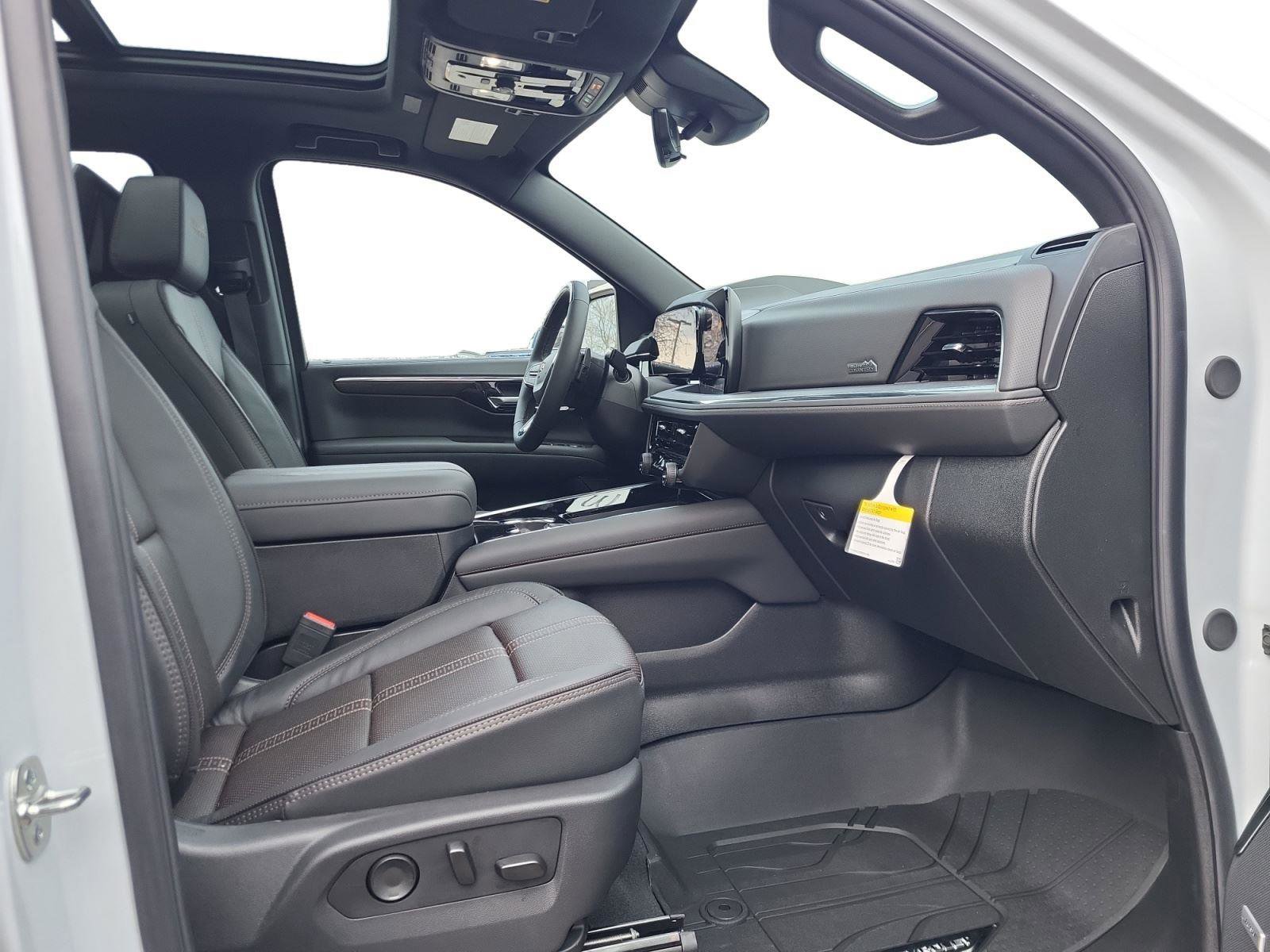 New 2026 Chevrolet Suburban High Country image 28