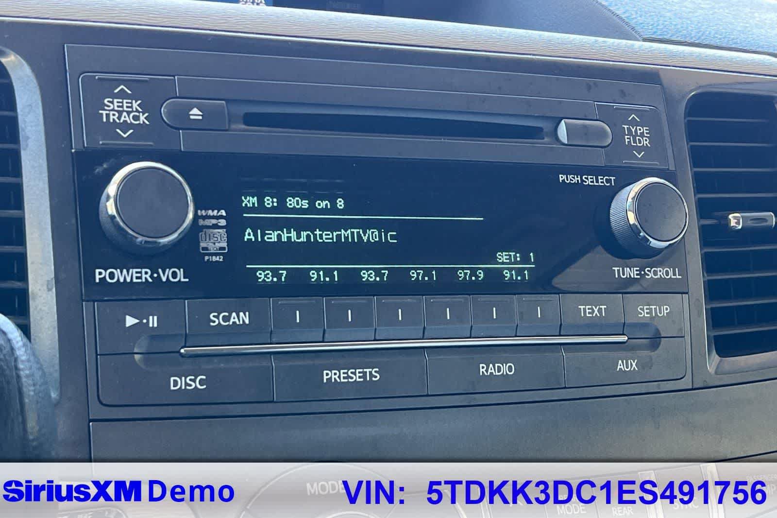 Used 2014 Toyota Sienna LE FWD image 28