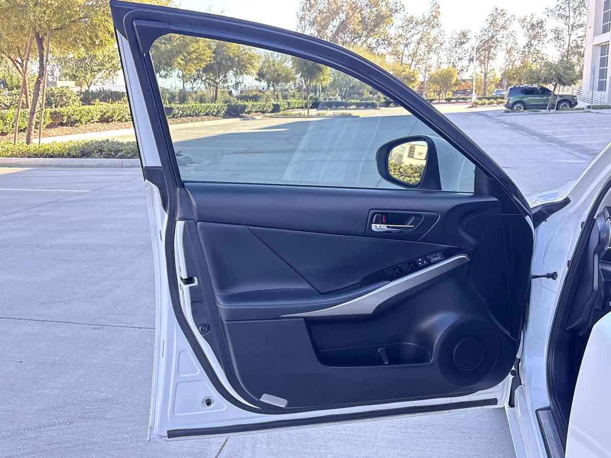 Used 2016 Lexus IS 200t image 23