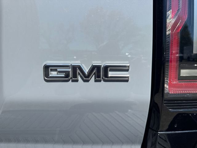 New 2025 GMC Hummer EV 2X w/ LPO, Sport Package AWD/4WD image 9