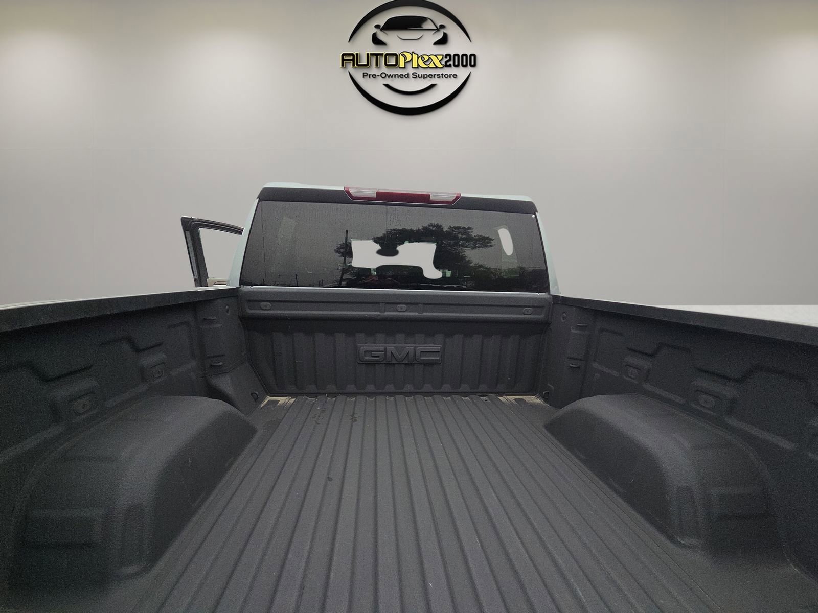 Used 2023 GMC Sierra 1500 SLE image 16