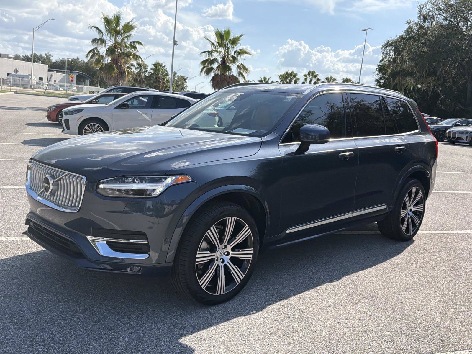 Used 2025 Volvo XC90 B6 Ultra w/ Lounge Package AWD/4WD image 8