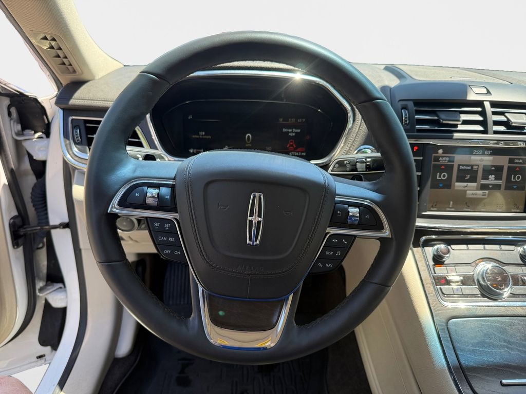 Used 2017 Lincoln Continental Select w/ Climate Package AWD/4WD image 11